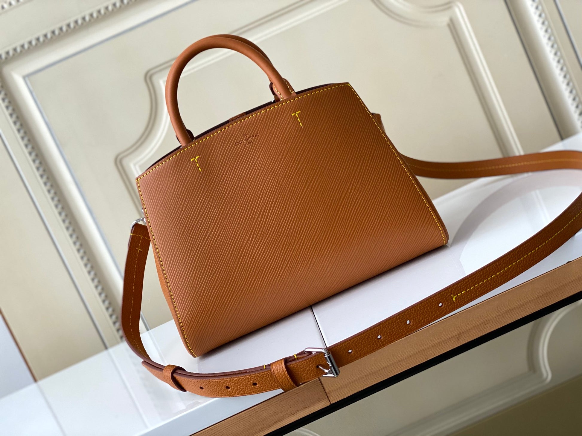 Louis Vuitton Camel Textured Leather Tote Handbag with Detachable Crossbody Strap