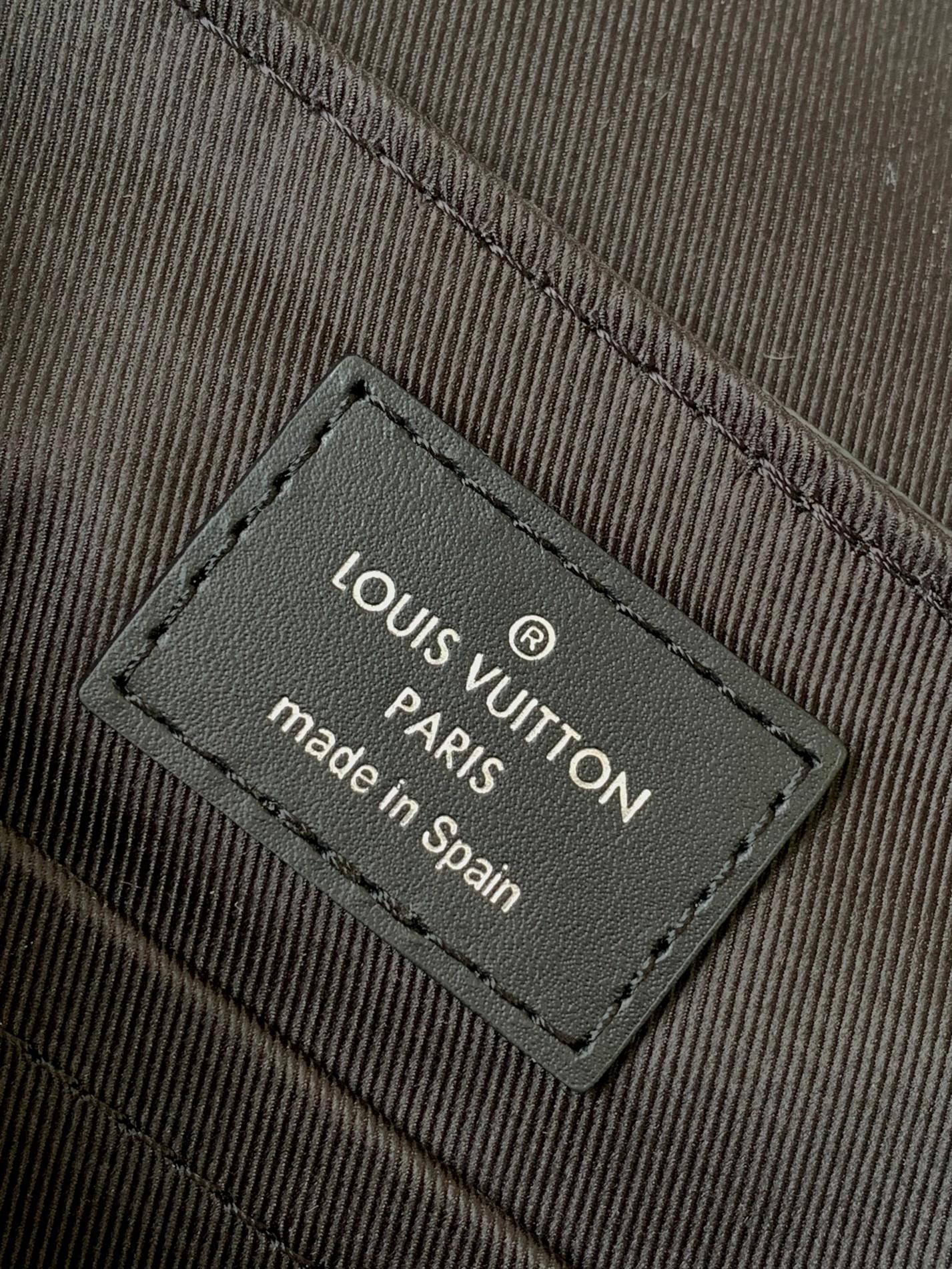 Louis Vuitton Black Monogram Canvas Messenger Bag with Adjustable Crossbody Strap