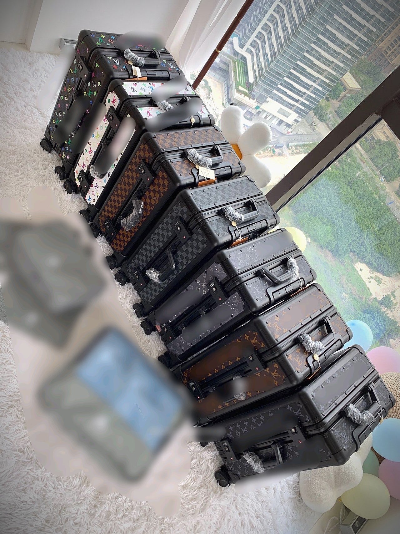 Premium Hardside Spinner Luggage Set with Modern Patterns