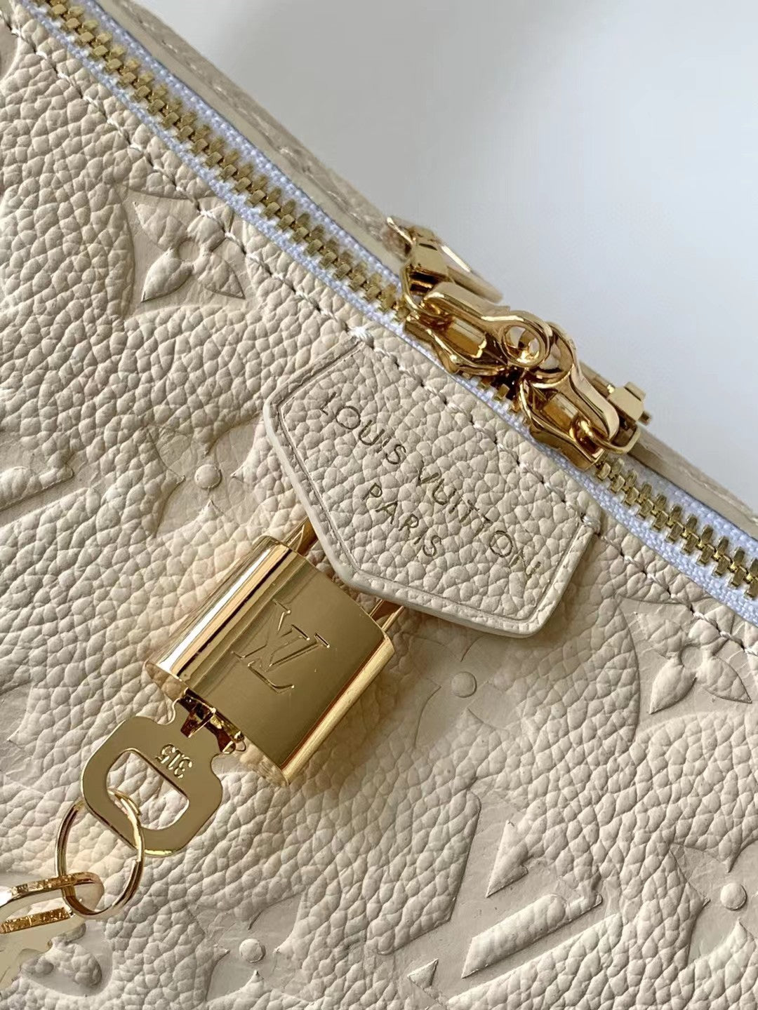 Louis Vuitton Cream Embossed Leather Hobo Shoulder Bag with Gold Hardware