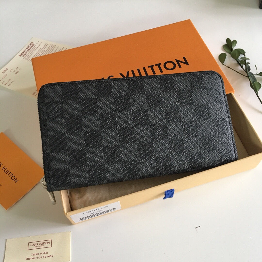 Louis Vuitton Black and Dark Grey Checkerboard Pattern Zippered Clutch Wallet