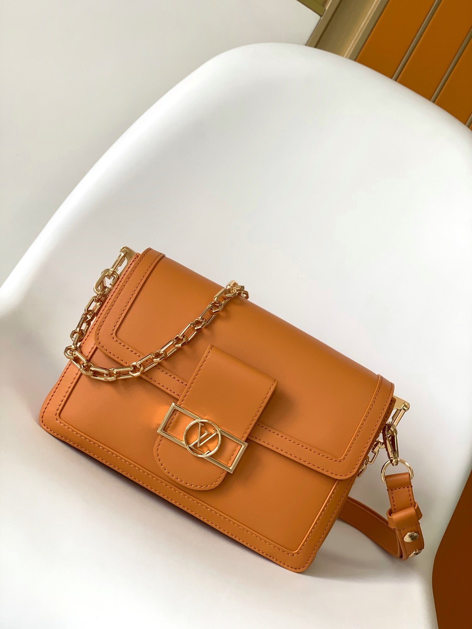 Louis Vuitton Elegant Tan Leather Crossbody Shoulder Bag with Gold Chain