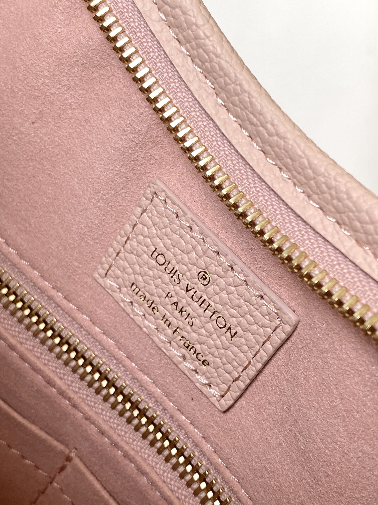 Louis Vuitton Minimalist Light Pink Leather Hobo Shoulder Bag for Women