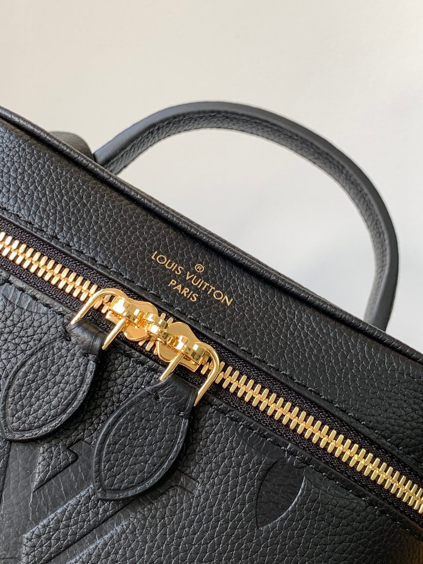 Louis Vuitton Luxury Black Embossed Leather Vanity Case Handbag with Strap