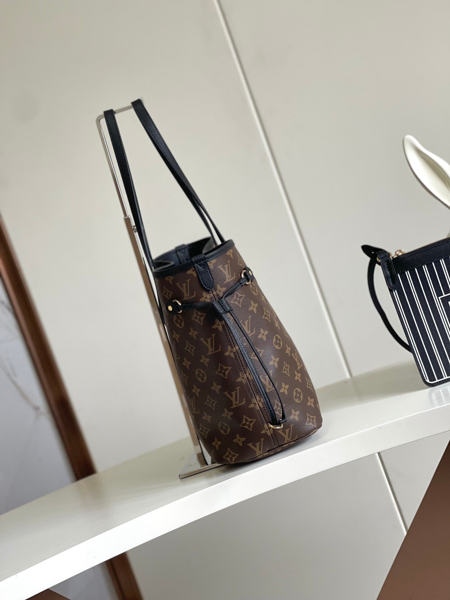 Louis Vuitton Classic Black Leather Tote Bag Minimalist Shopper Handbag