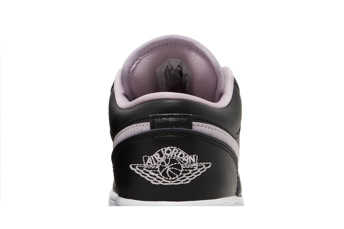 ( Grade School ) Air Jordan 1 Low SE 'Black Iced Lilac' DV1333-051
