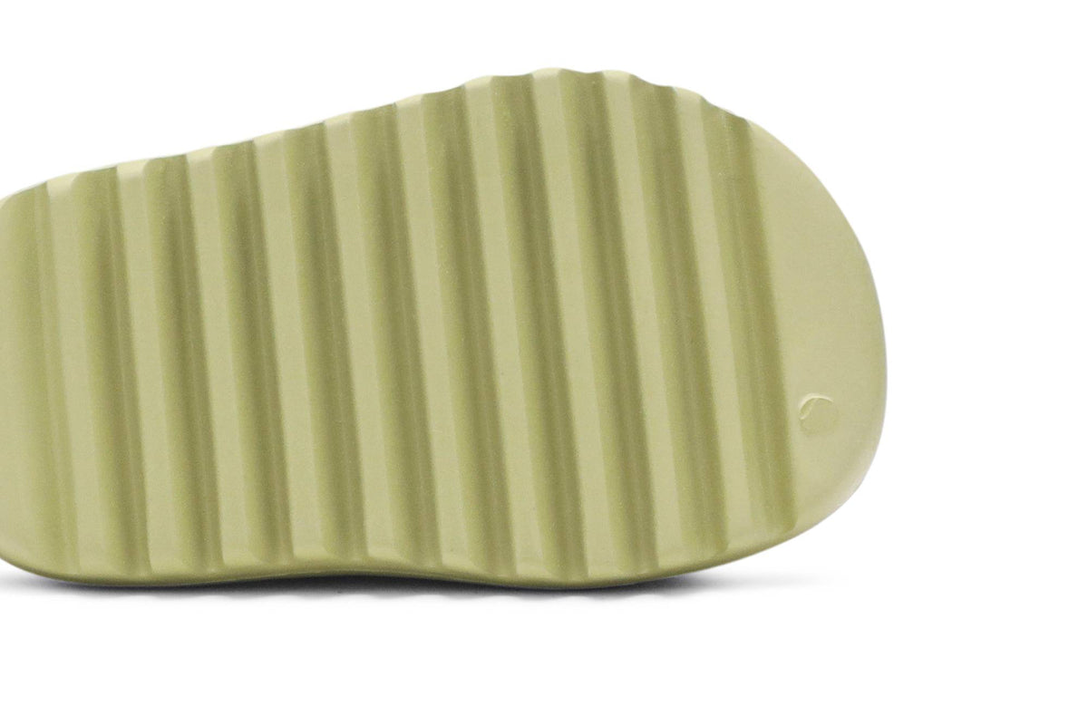( Kids ) Adidas Yeezy Slides 'Resin' 2020 FX0495