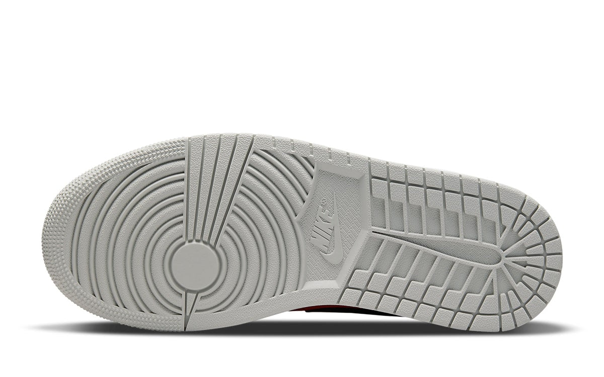 ( Women ) Air Jordan 1 Low ‘Light Iron Ore Siren Red’ DC0774-060