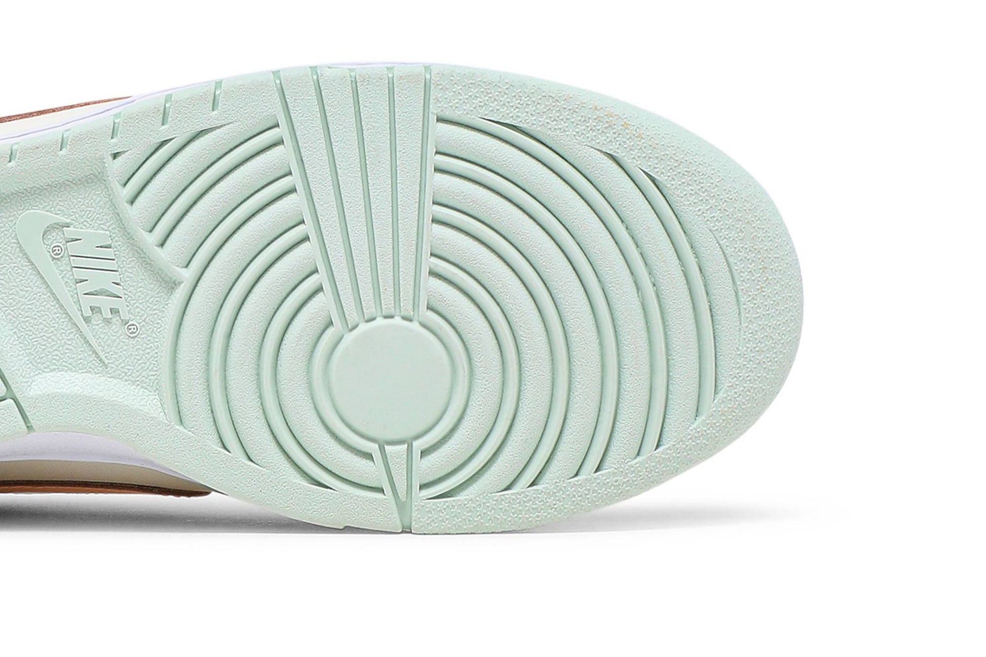 ( Women ) Nike Dunk Low ‘Barely Green’ DD1503-104