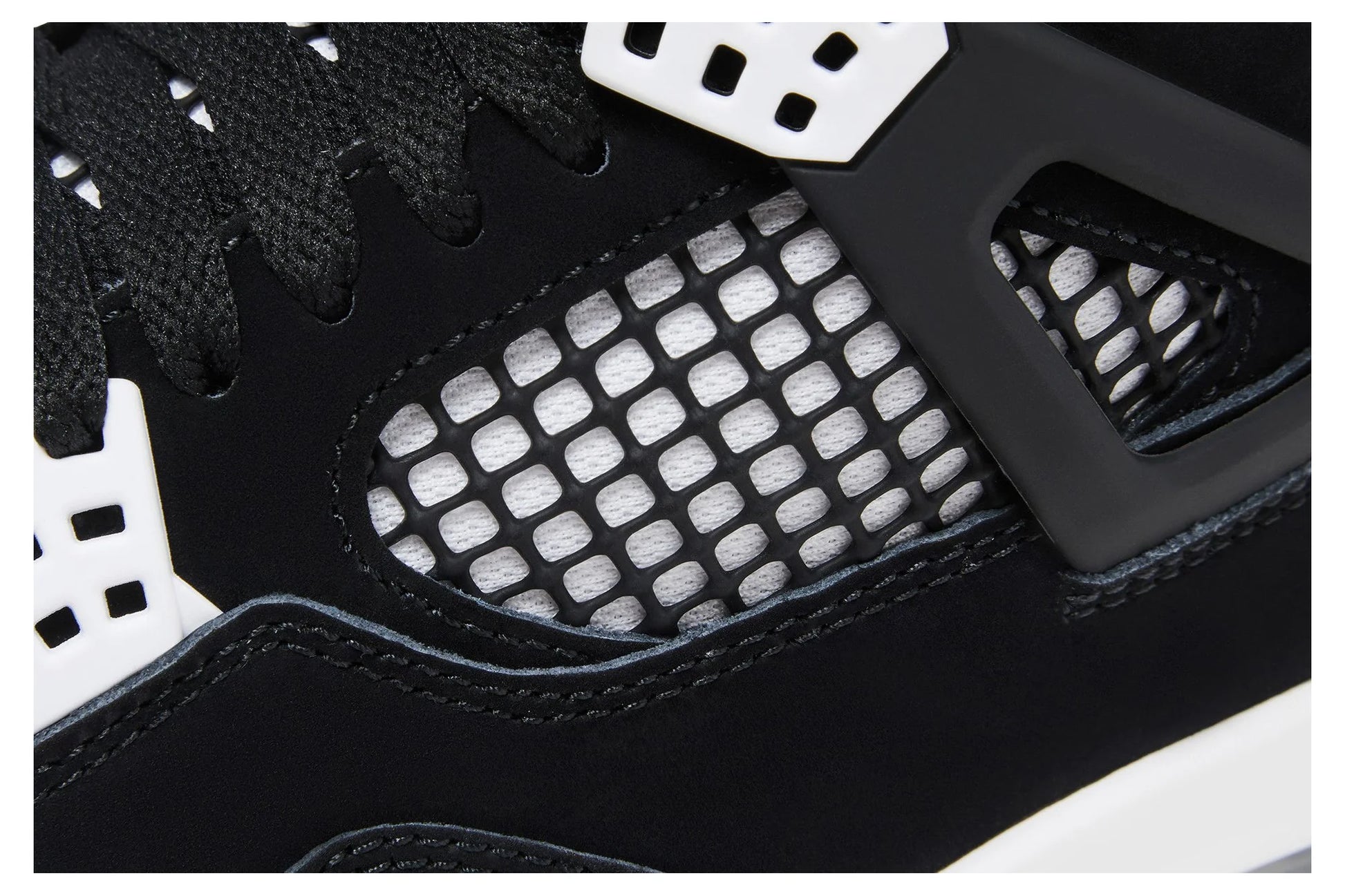 Air Jordan 4 Retro ‘White Thunder’ FQ8138-001