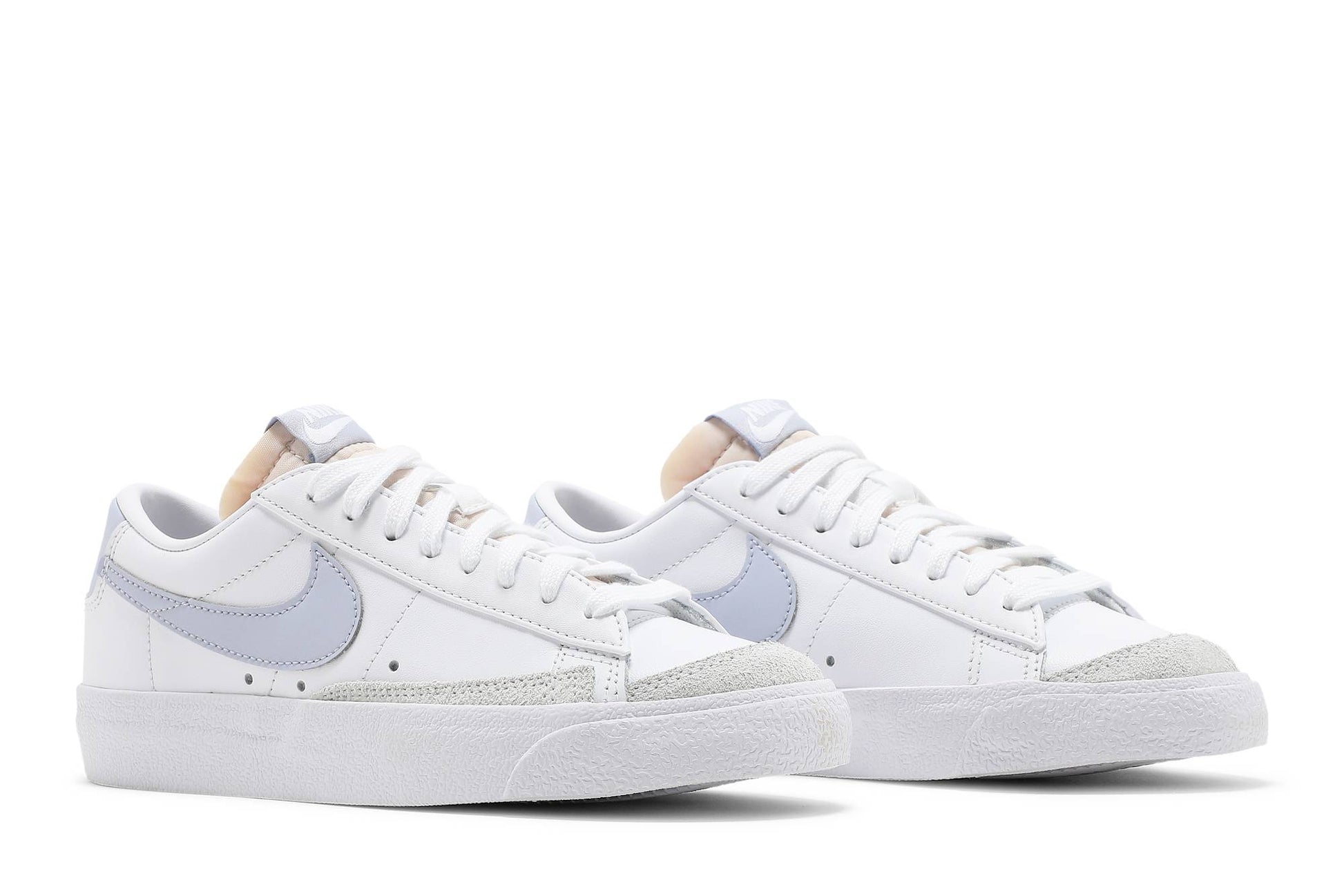 ( Women ) Nike Blazer Low ’77 ‘White Ghost’ DC4769-103
