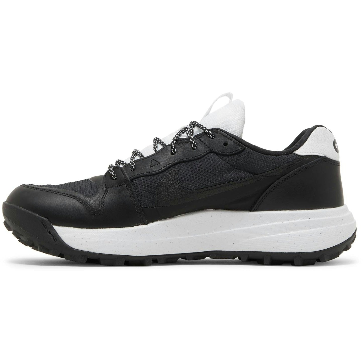 Nike ACG Lowcate ‘Black White’ DX2256-001