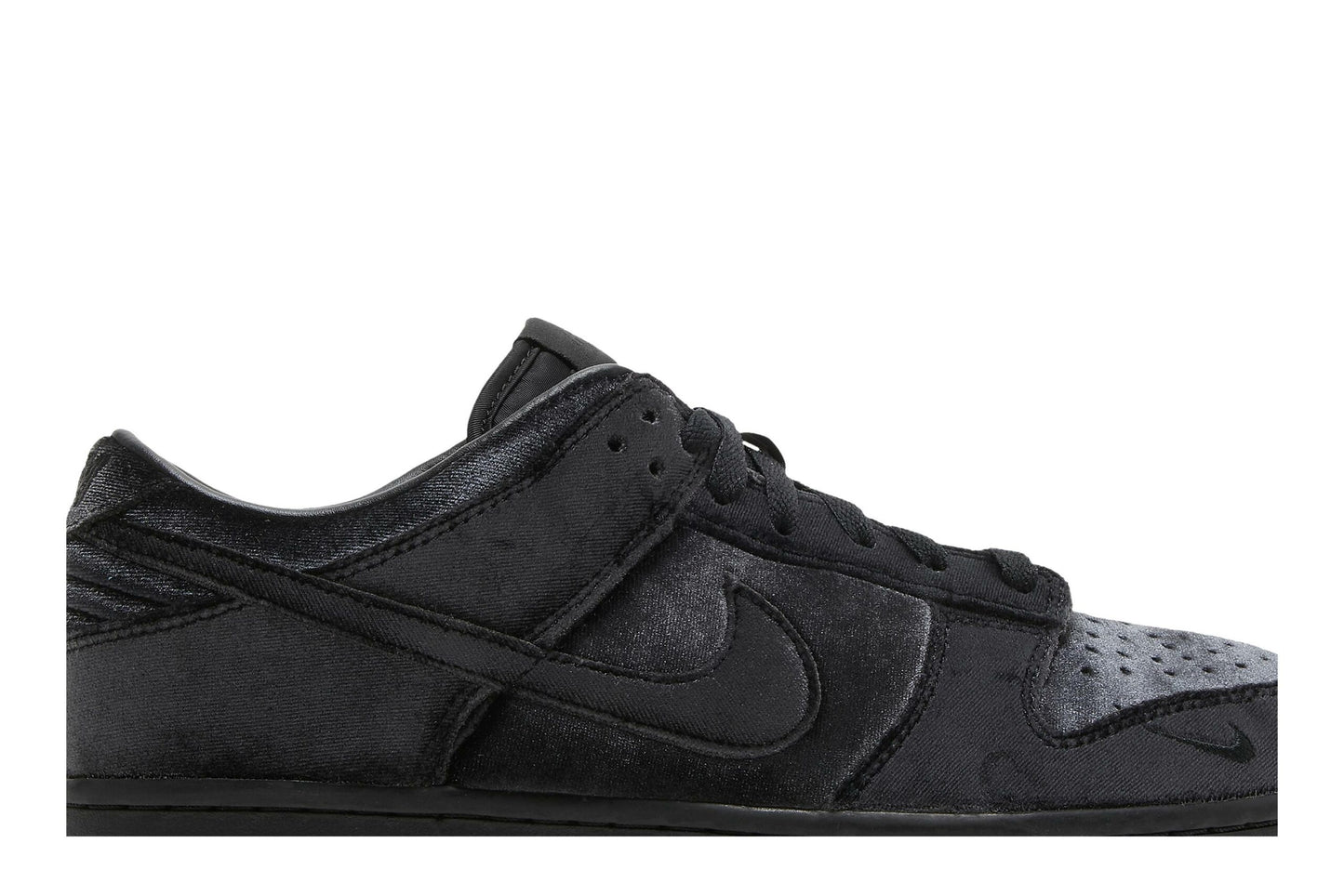 Dover Street Market X Nike Dunk Low ‘Triple Black’ DH2686-002