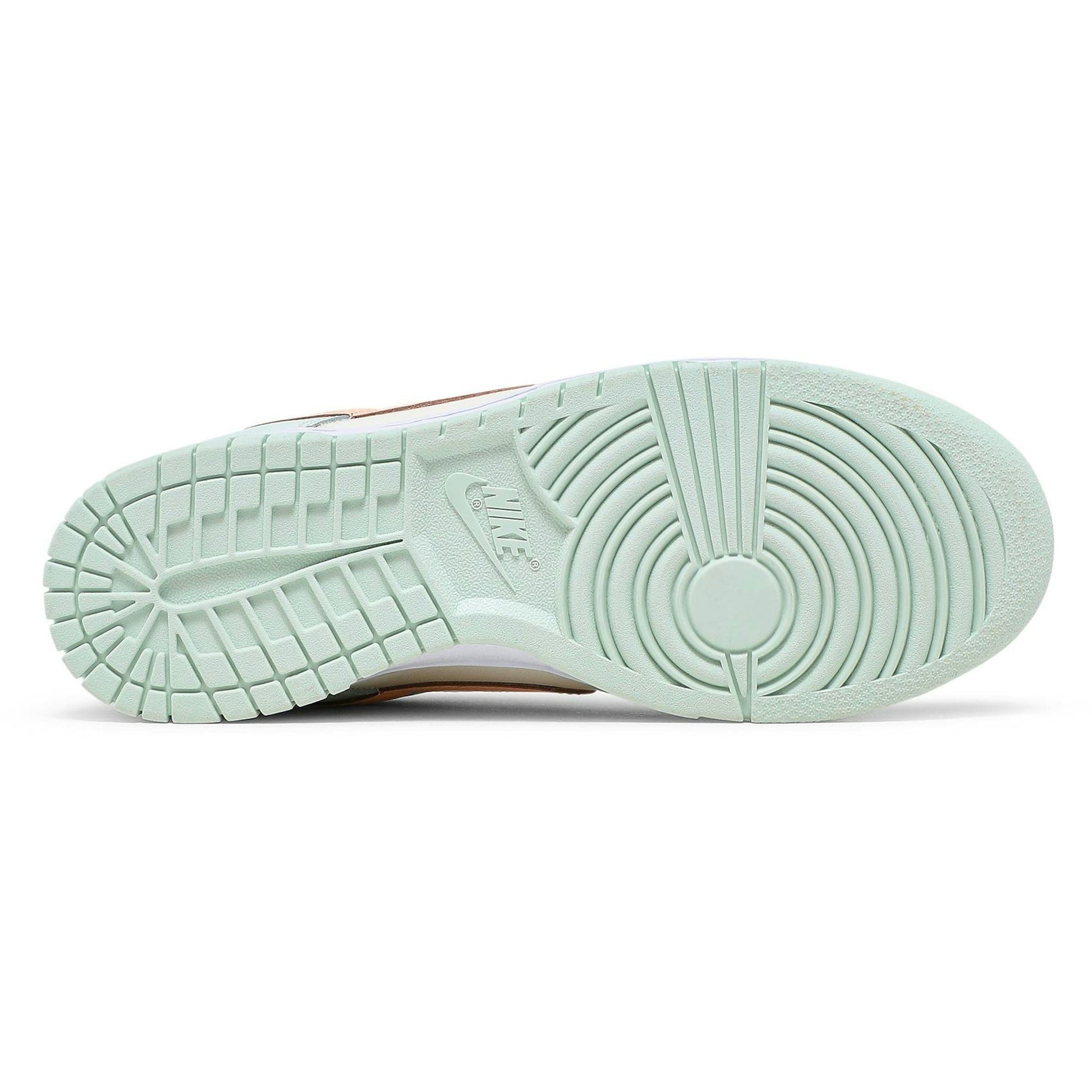 ( Women ) Nike Dunk Low ‘Barely Green’ DD1503-104