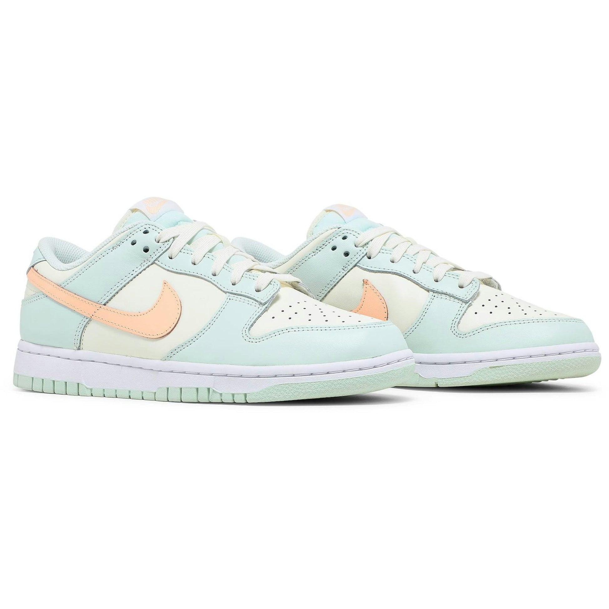 ( Women ) Nike Dunk Low ‘Barely Green’ DD1503-104
