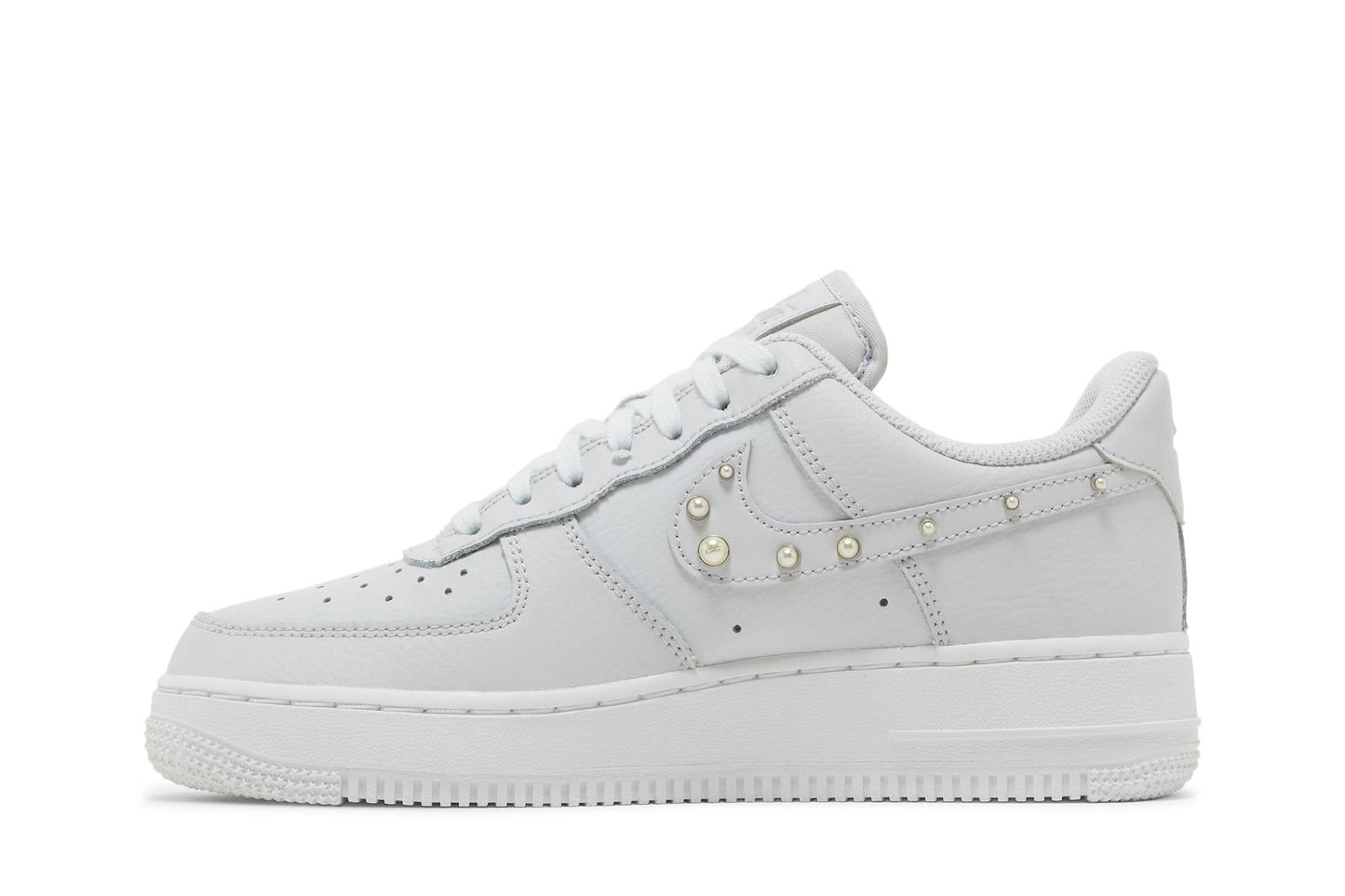 ( Women ) Nike Air Force 1 Low ‘Pearl Swoosh’ DV3810-001