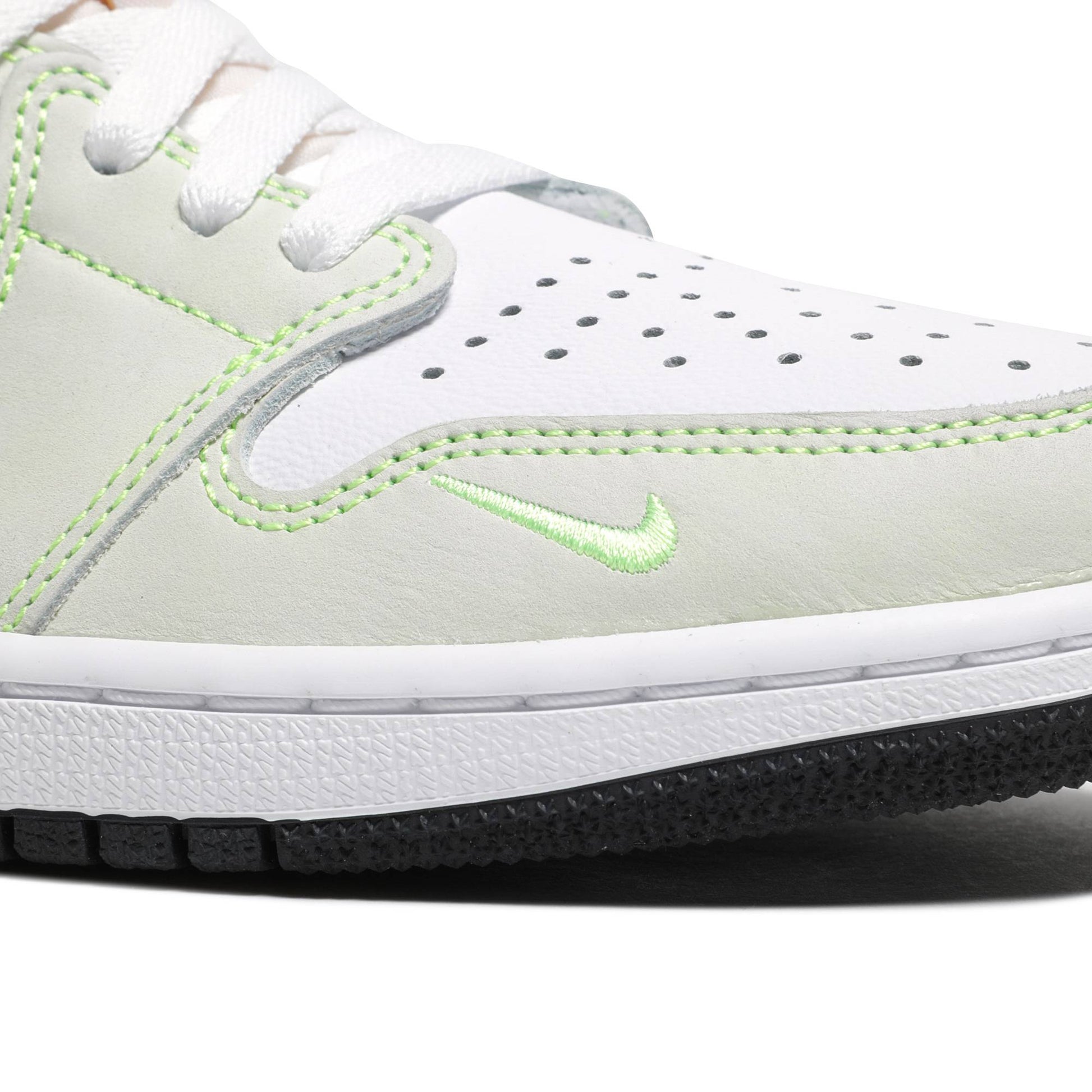 Air Jordan 1 Low OG ‘Ghost Green’ DM7837-103