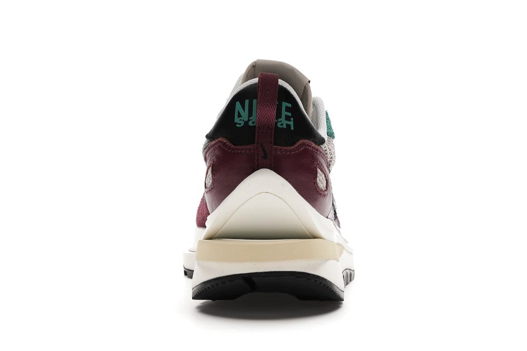 Nike Vaporwaffle Sacai Villain Red Neptune Green