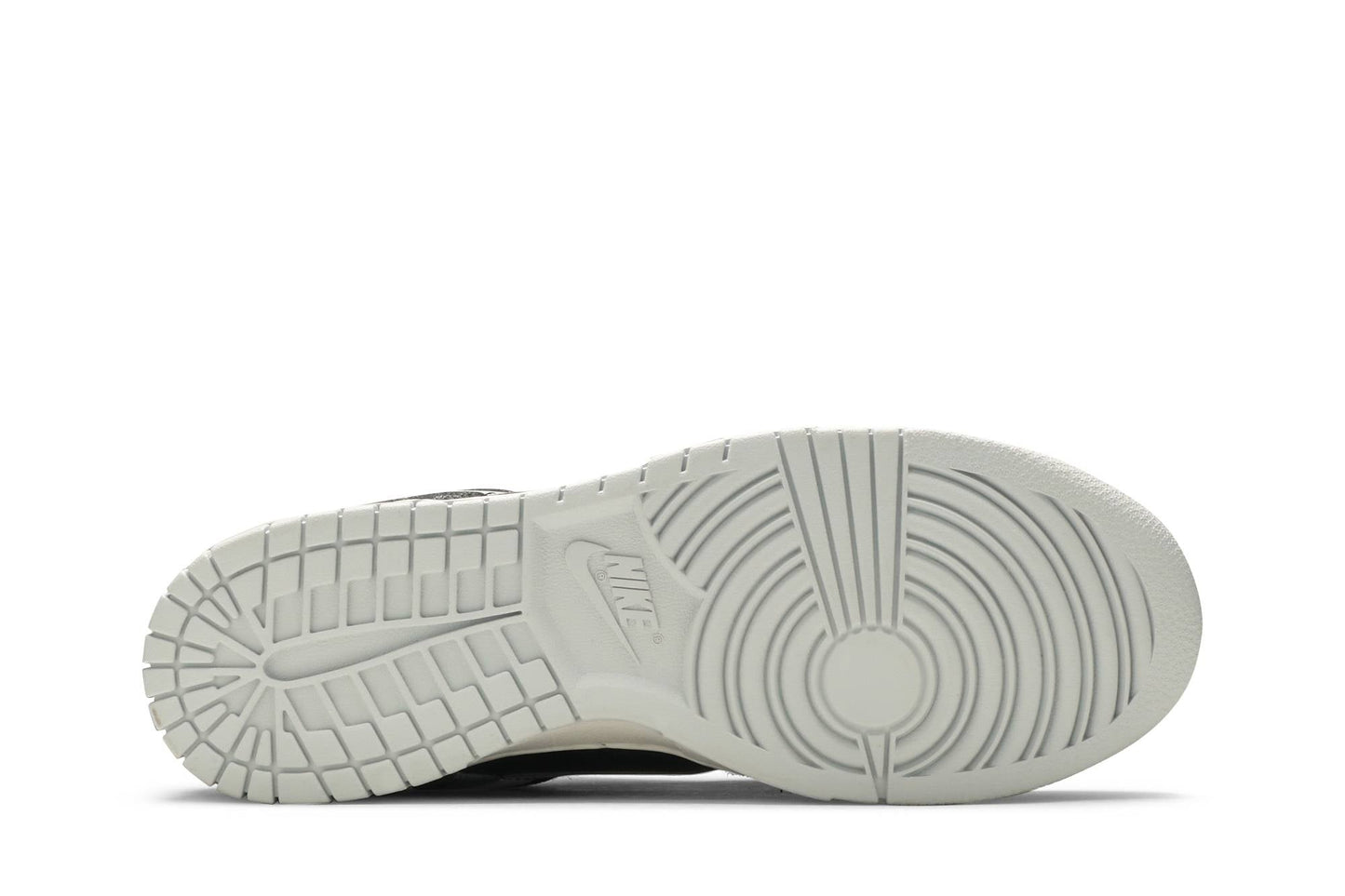 Nike Dunk Low Premium ‘Animal Pack – Zebra’ DH7913-001