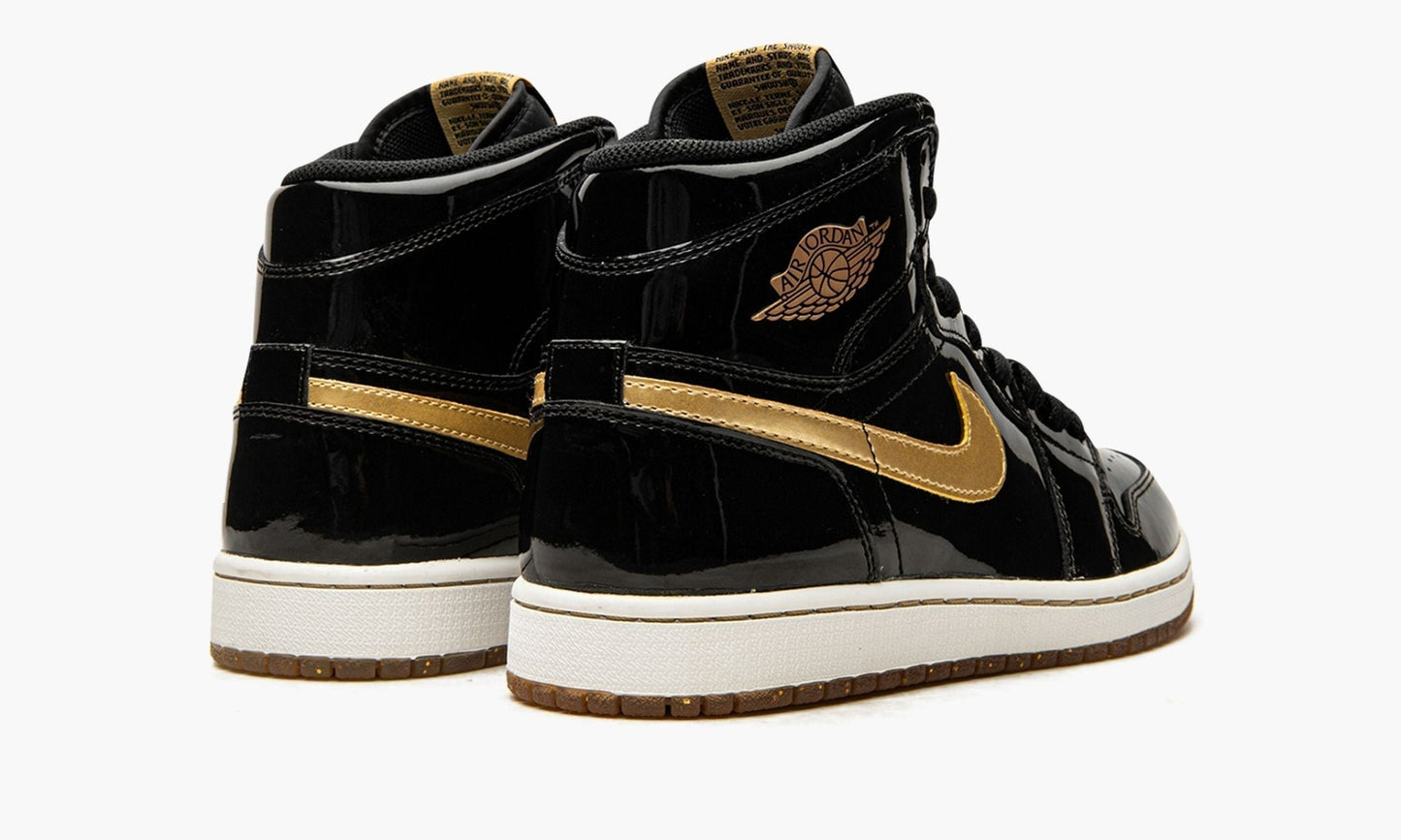 Air Jordan 1 Retro High OG "Black/Metallic Gold"