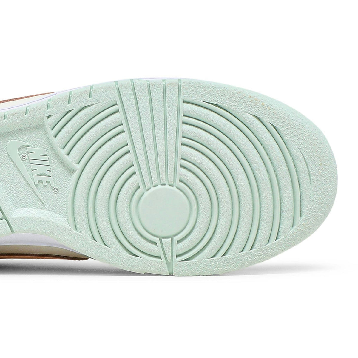 ( Women ) Nike Dunk Low 'Barely Green' DD1503-104