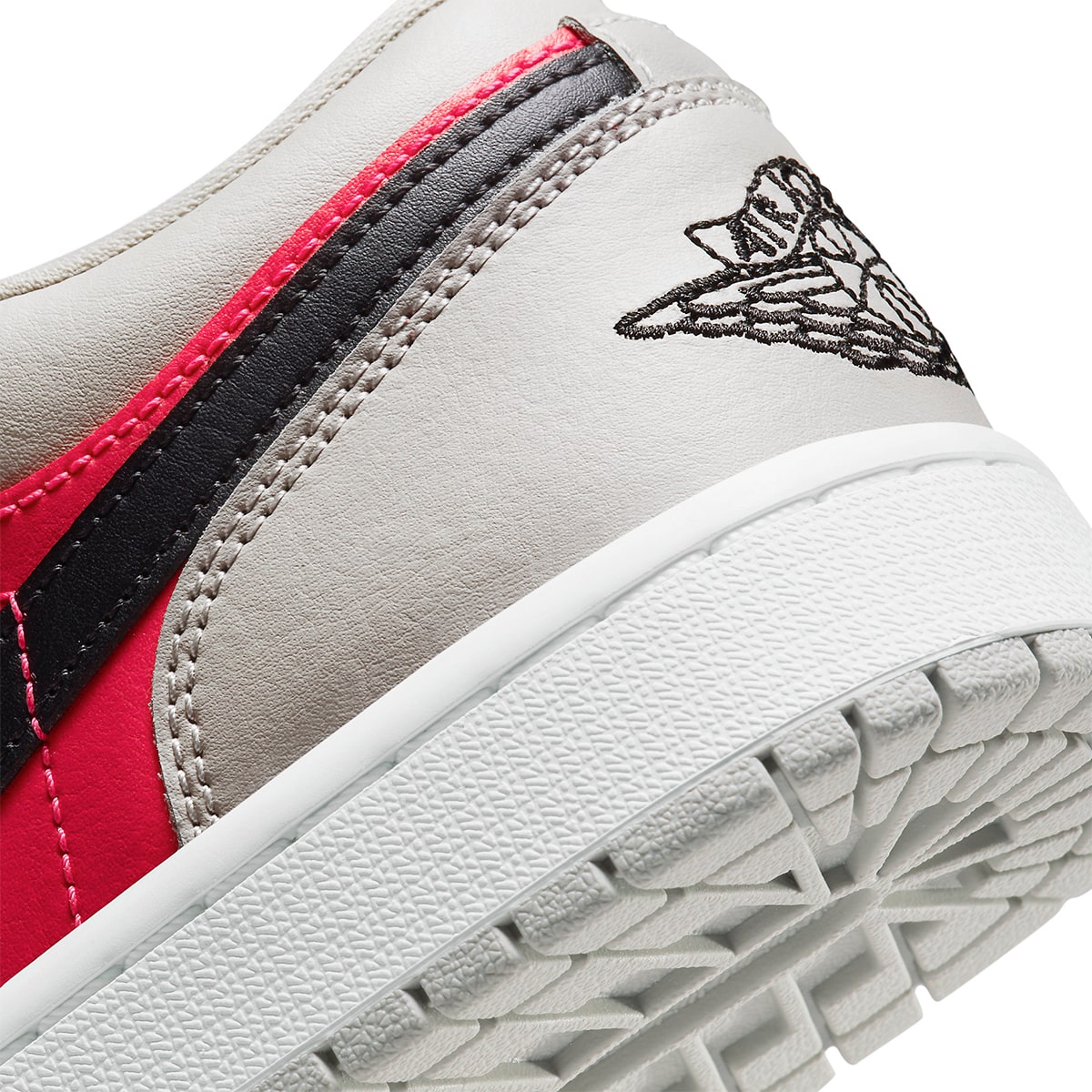 ( Women ) Air Jordan 1 Low ‘Light Iron Ore Siren Red’ DC0774-060