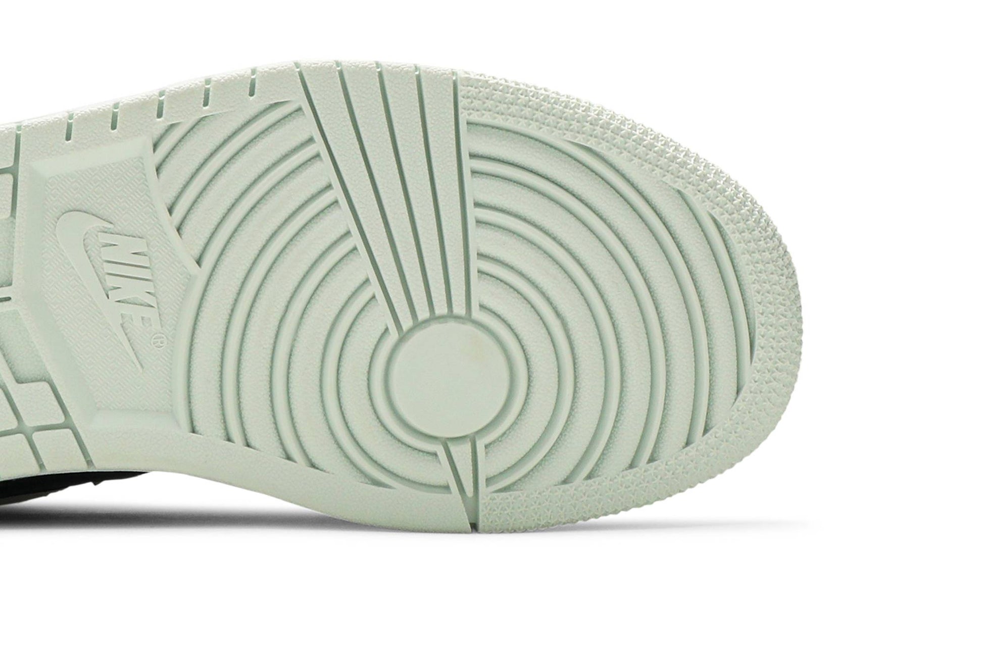 ( Women ) Air Jordan 1 Low SE ‘Barely Green’ CZ0776-300