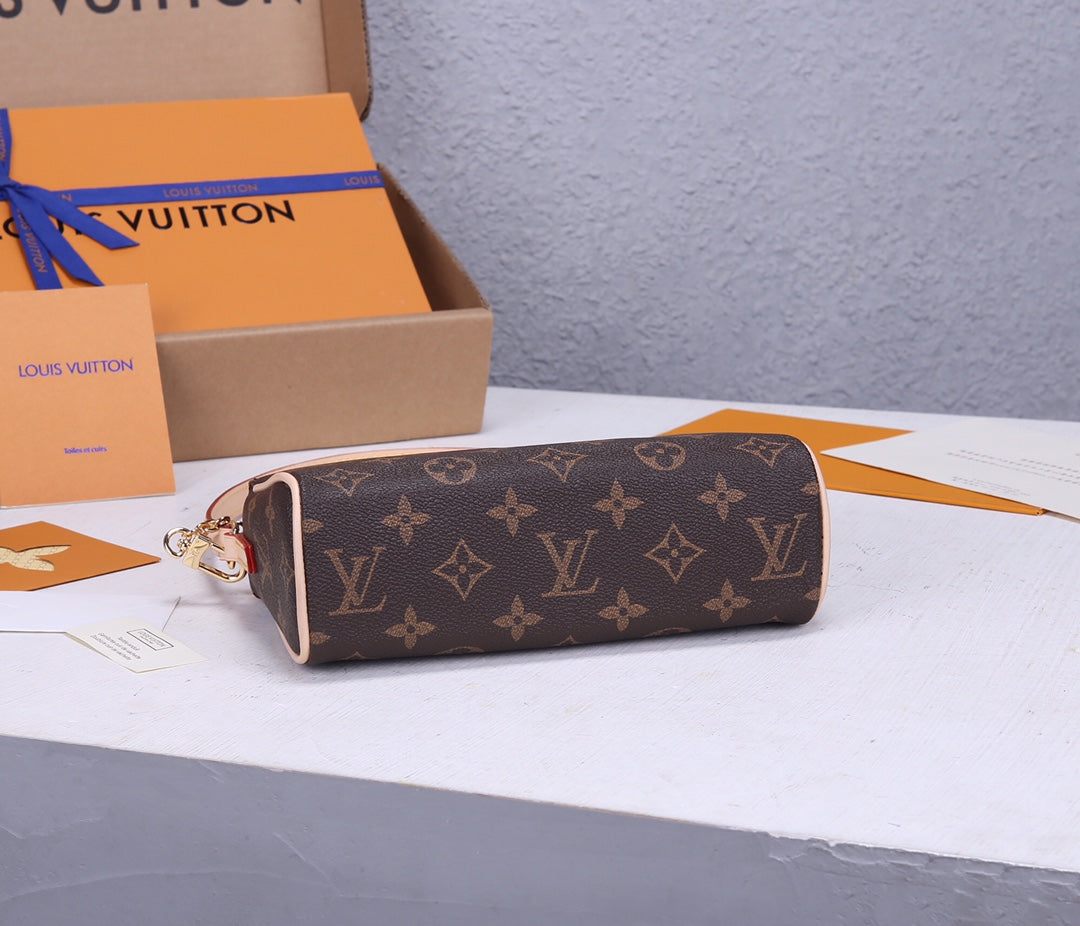 Louis Vuitton Brown Monogram Canvas Crossbody Shoulder Bag with Gold Chain