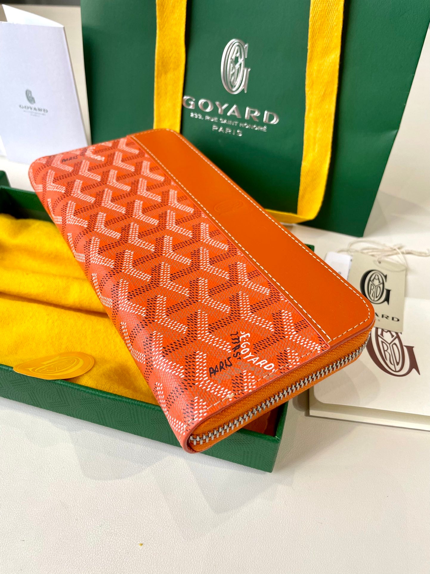 Gogy Classic Orange Chevron Pattern Leather Zipper Long Wallet
