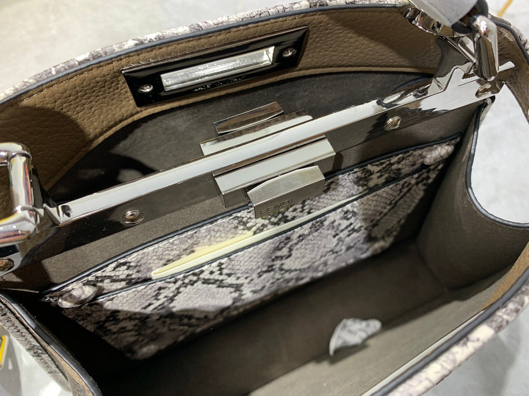 Fendi Peekaboo ISeeU Medium Leather Handbag - Taupe