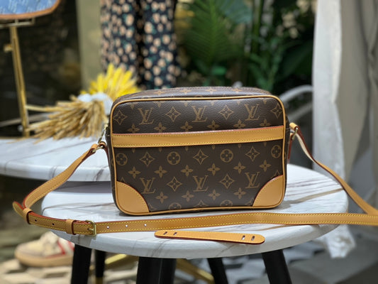 Louis Vuitton Vintage Brown Monogram Canvas Crossbody Bag with Leather Trim