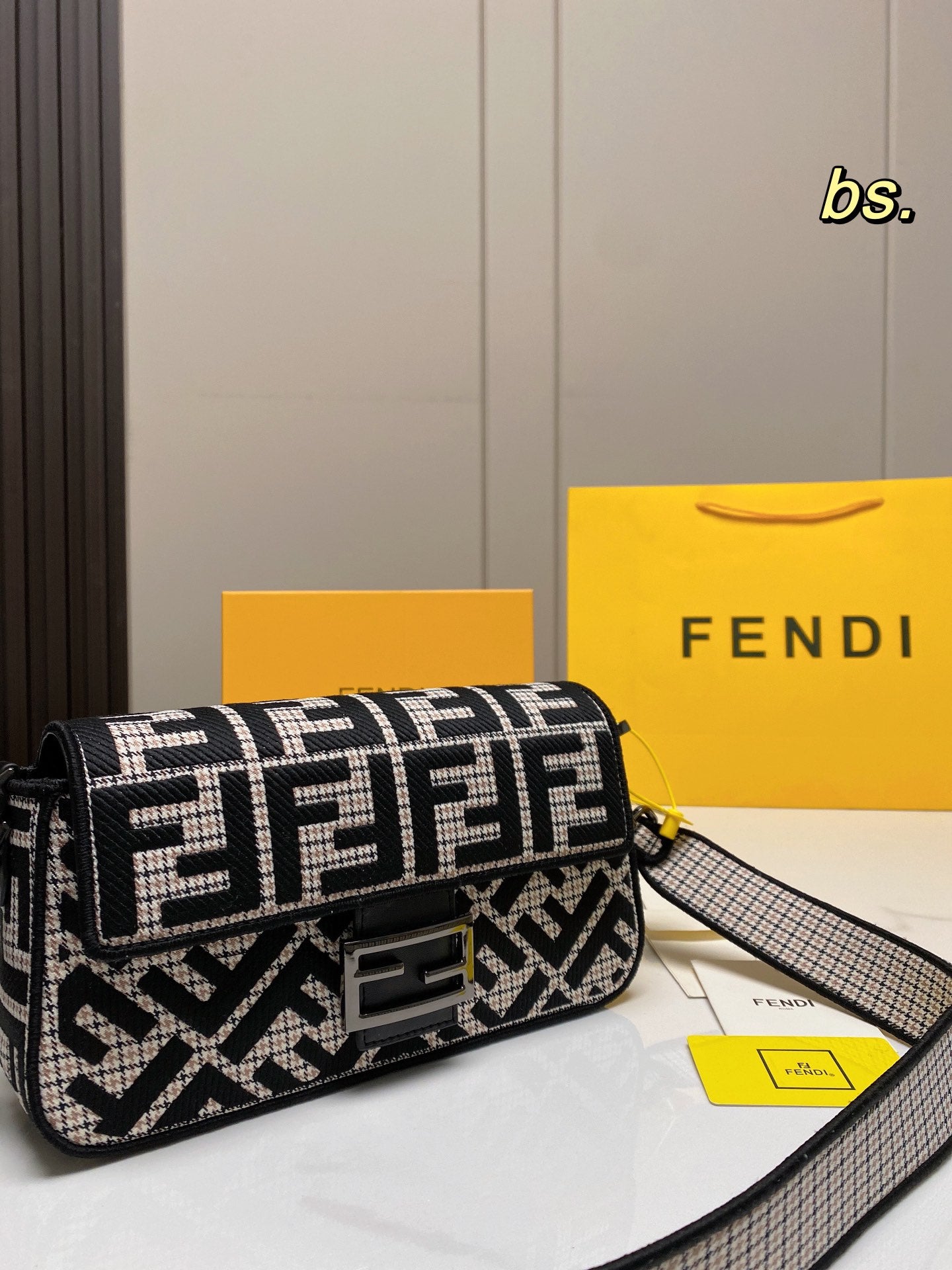 Fendi FF Monogram Canvas Baguette Shoulder Bag - Black/White