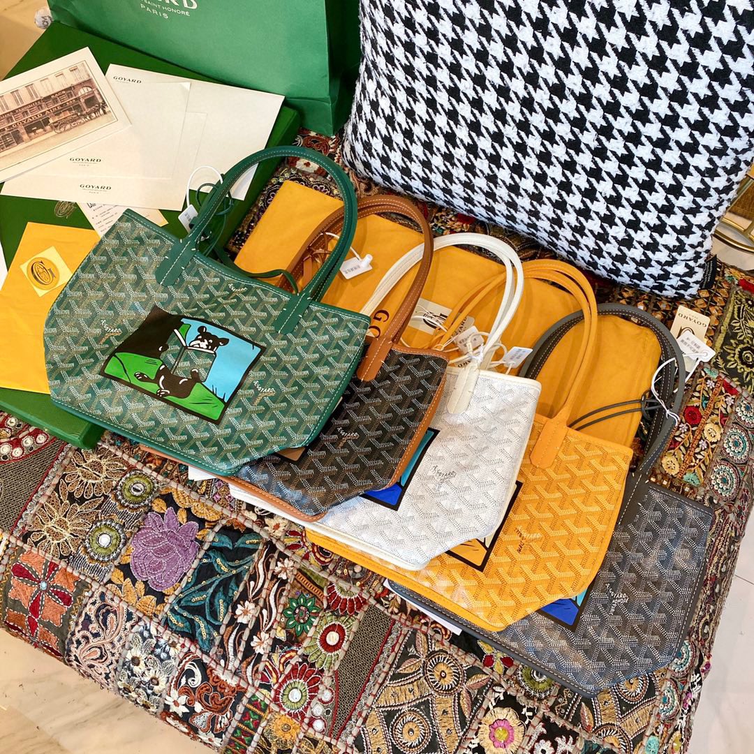 Gogy Classic Chevron Print Canvas Tote Bag with Cartoon Graphic