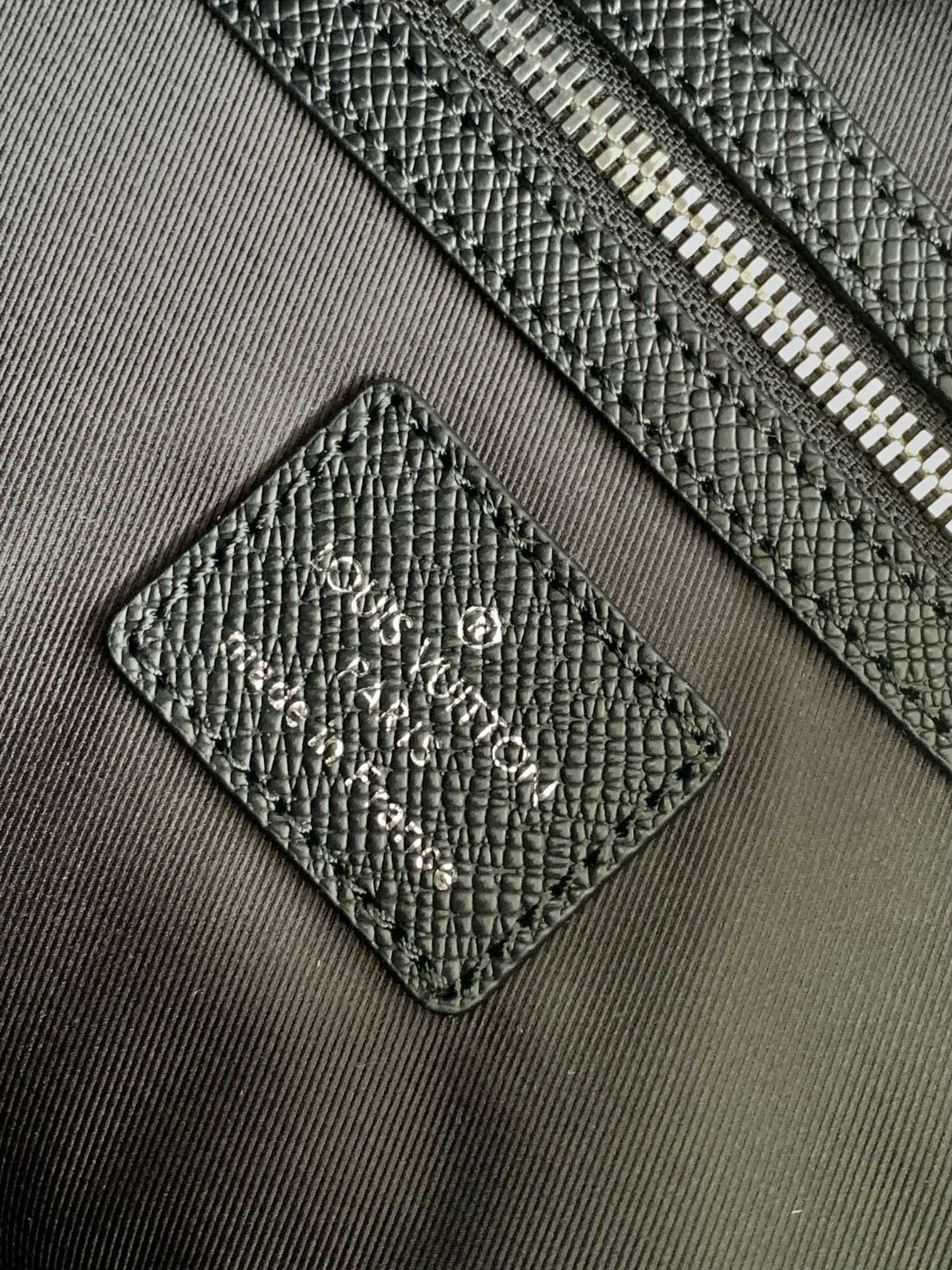 Louis Vuitton Black Monogram Pattern Business Briefcase with Shoulder Strap