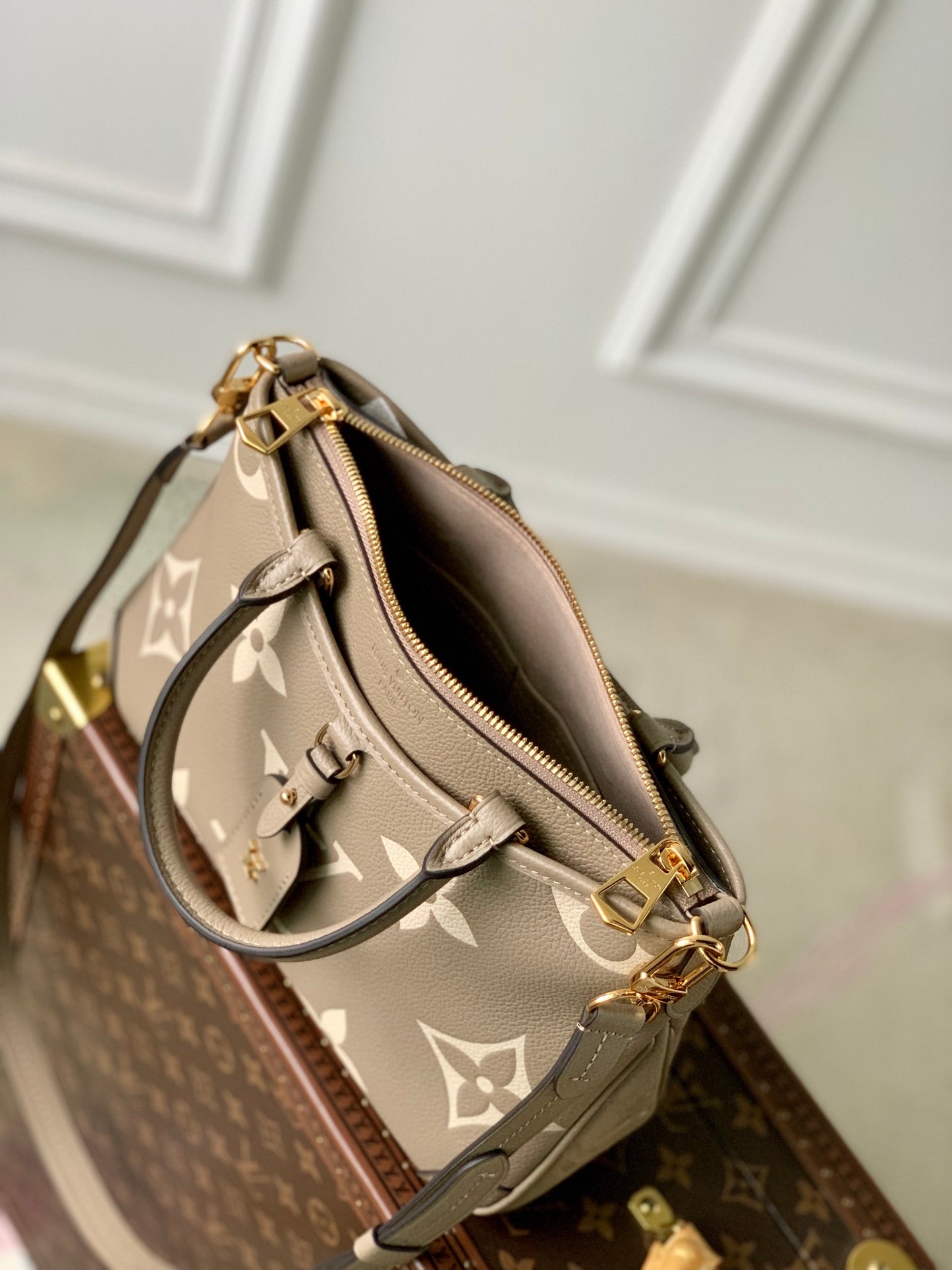 Louis Vuitton Elegant Beige Monogram Pattern Leather Handbag with Top Handle