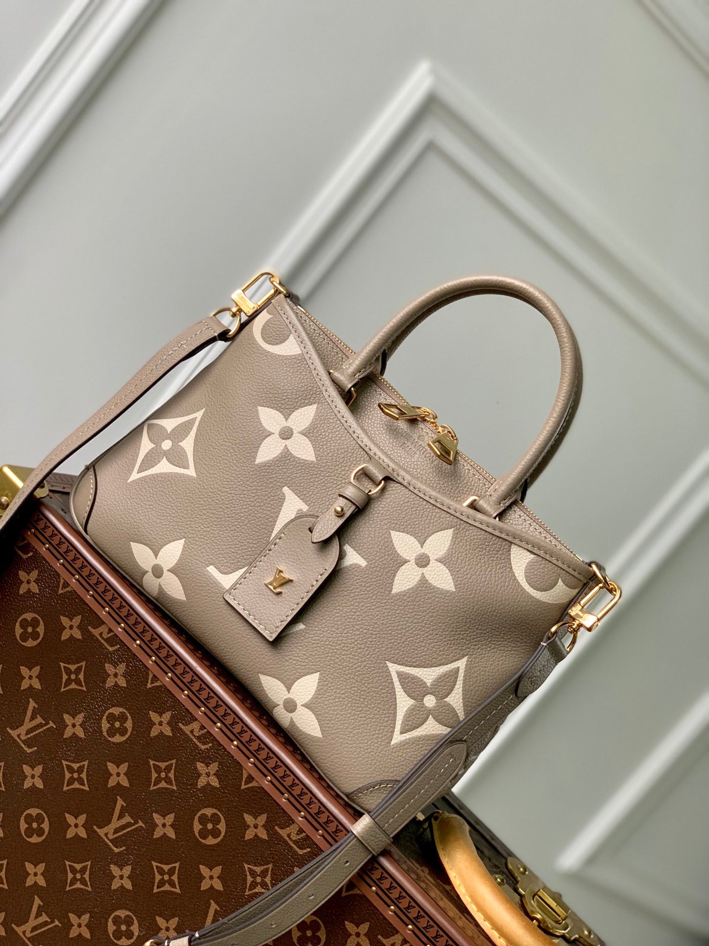 Louis Vuitton Elegant Beige Monogram Pattern Leather Handbag with Top Handle