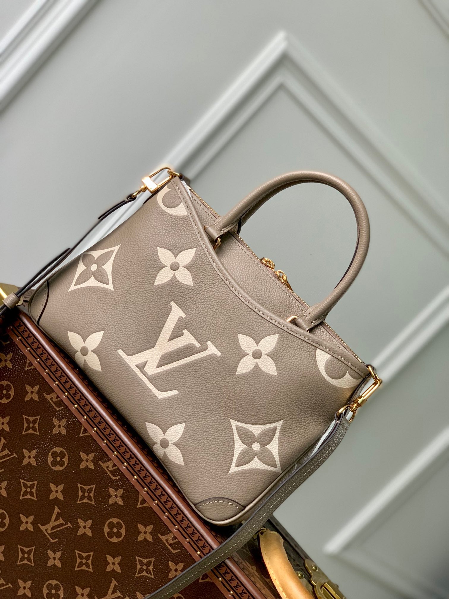 Louis Vuitton Elegant Beige Monogram Pattern Leather Handbag with Top Handle