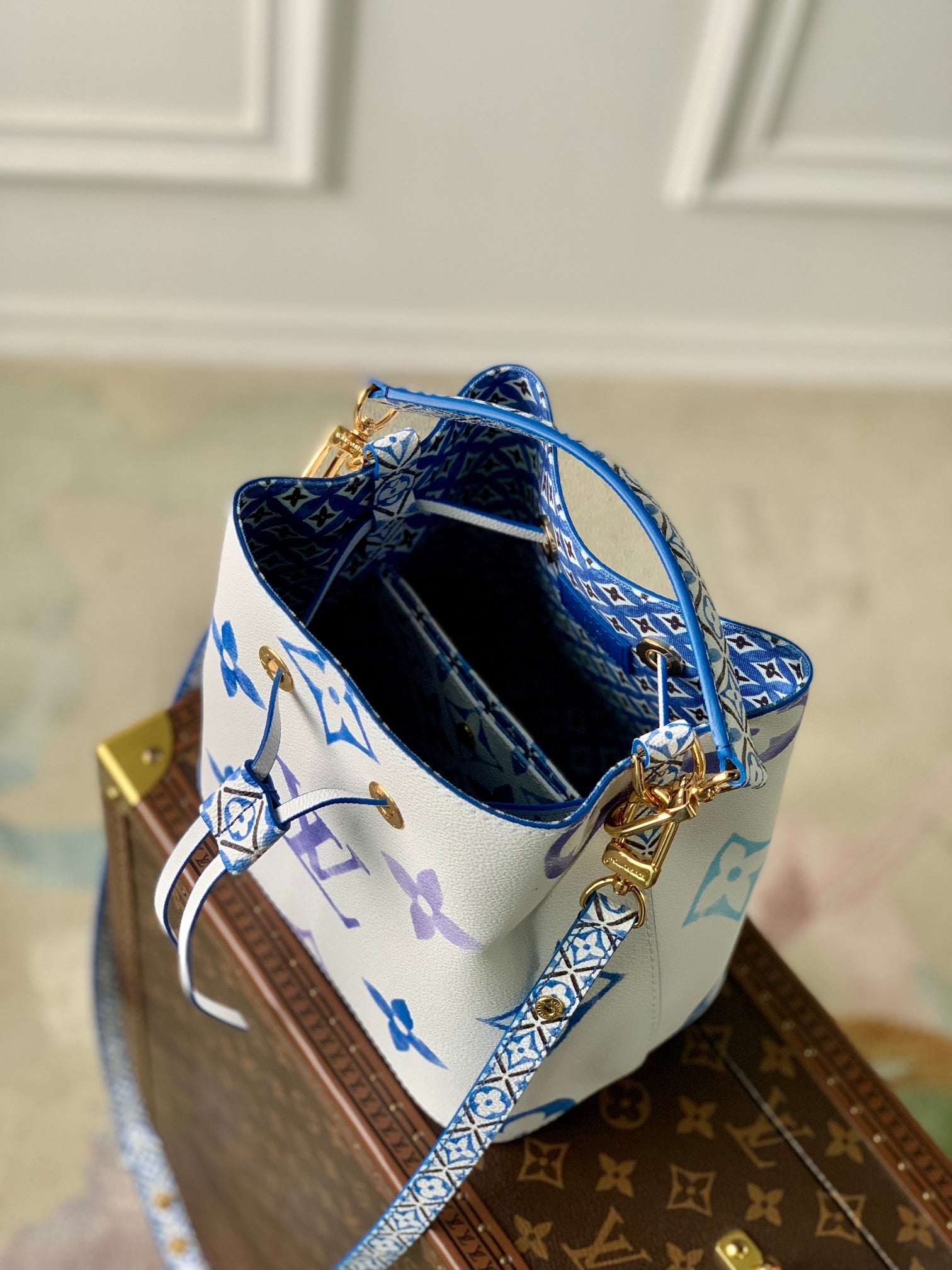 Louis Vuitton White and Blue Monogram Drawstring Bucket Bag with Top Handle