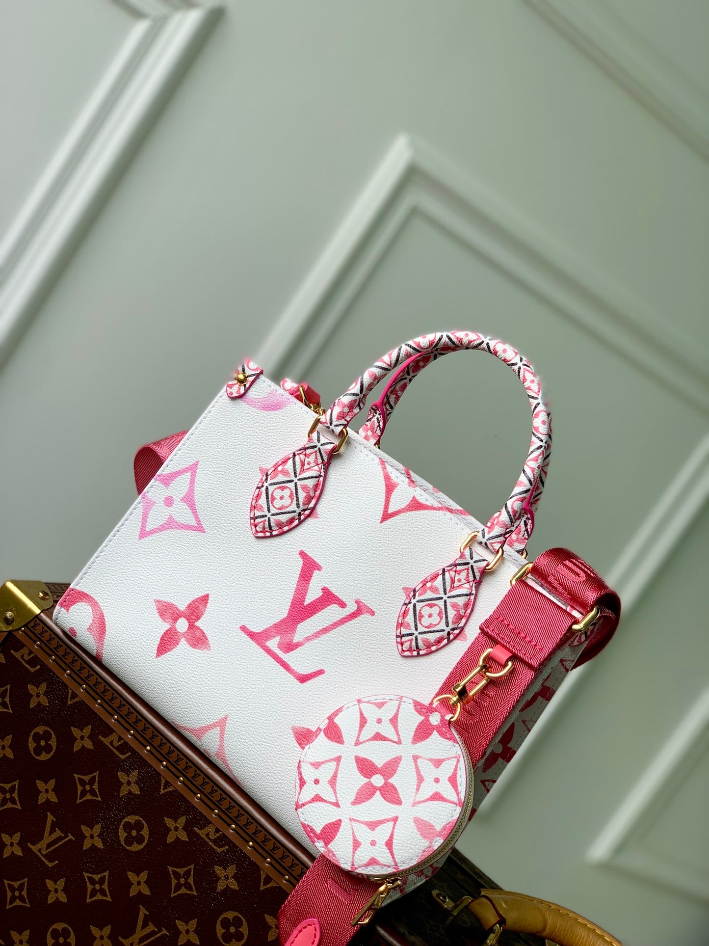 Louis Vuitton By The Pool OnTheGo PM Monogram Giant Canvas Pink &amp; White Bag