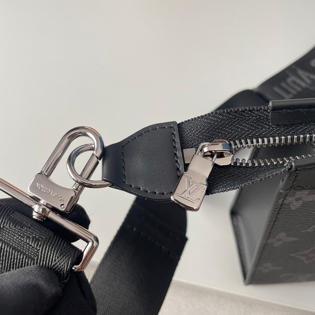 Louis Vuitton Black Monogram Canvas Crossbody Messenger Bag with Removable Pouch