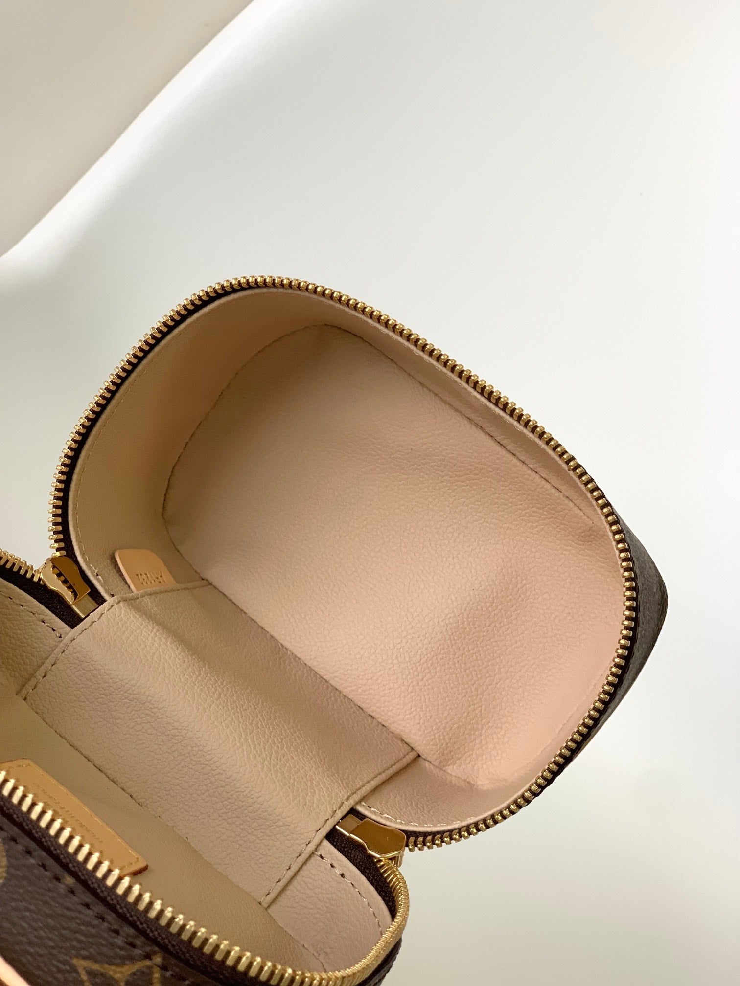 Louis Vuitton Designer Style Monogram Leather Cosmetic Vanity Travel Bag