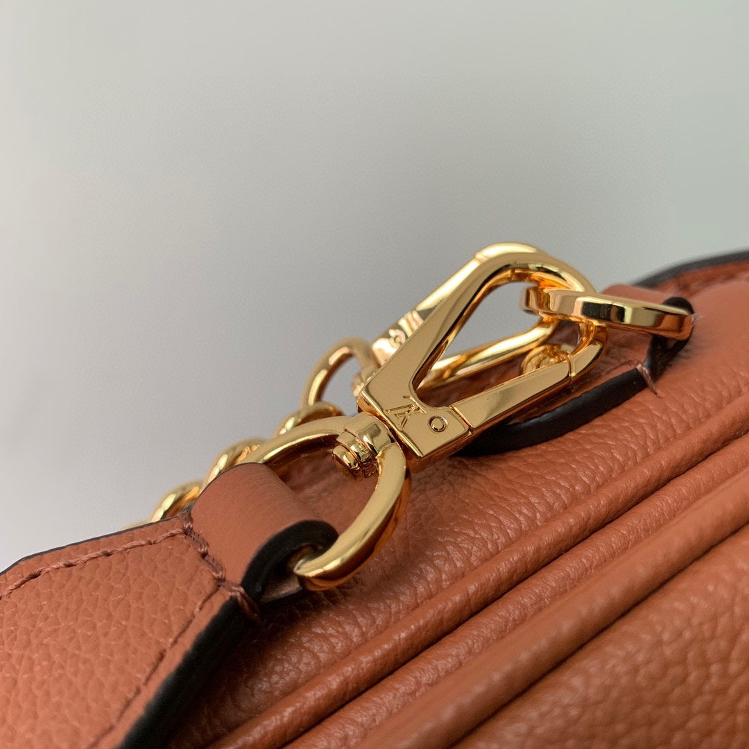Louis Vuitton Elegant Brown Leather Shoulder Crossbody Bag with Gold Chain
