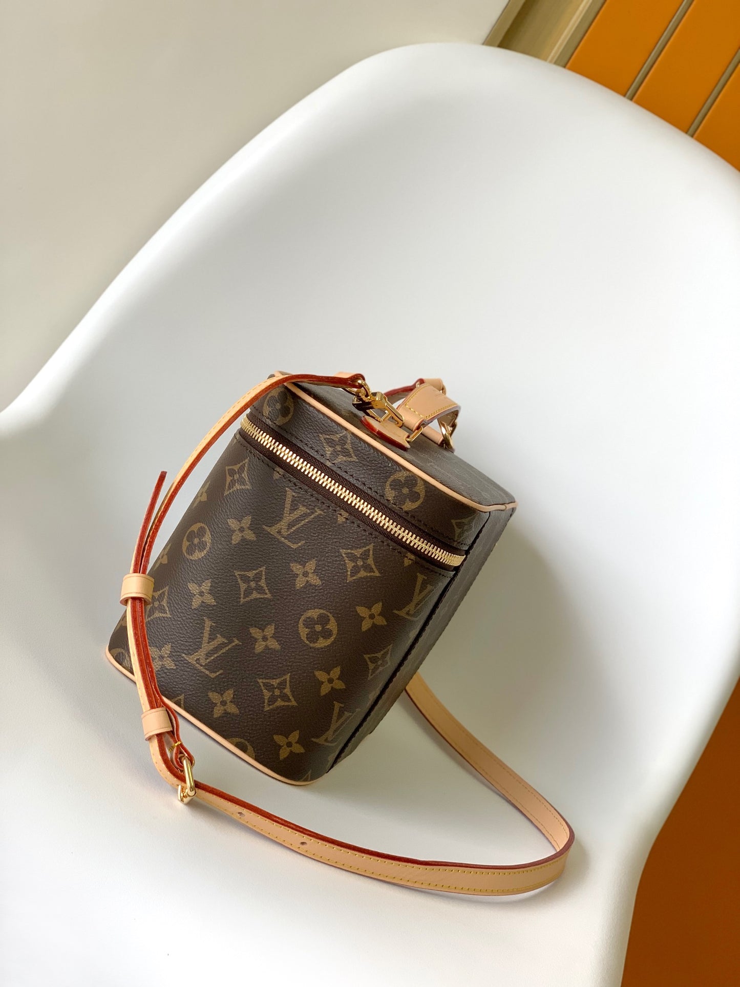Louis Vuitton Vintage Monogram Pattern Brown Vanity Case Travel Makeup Bag