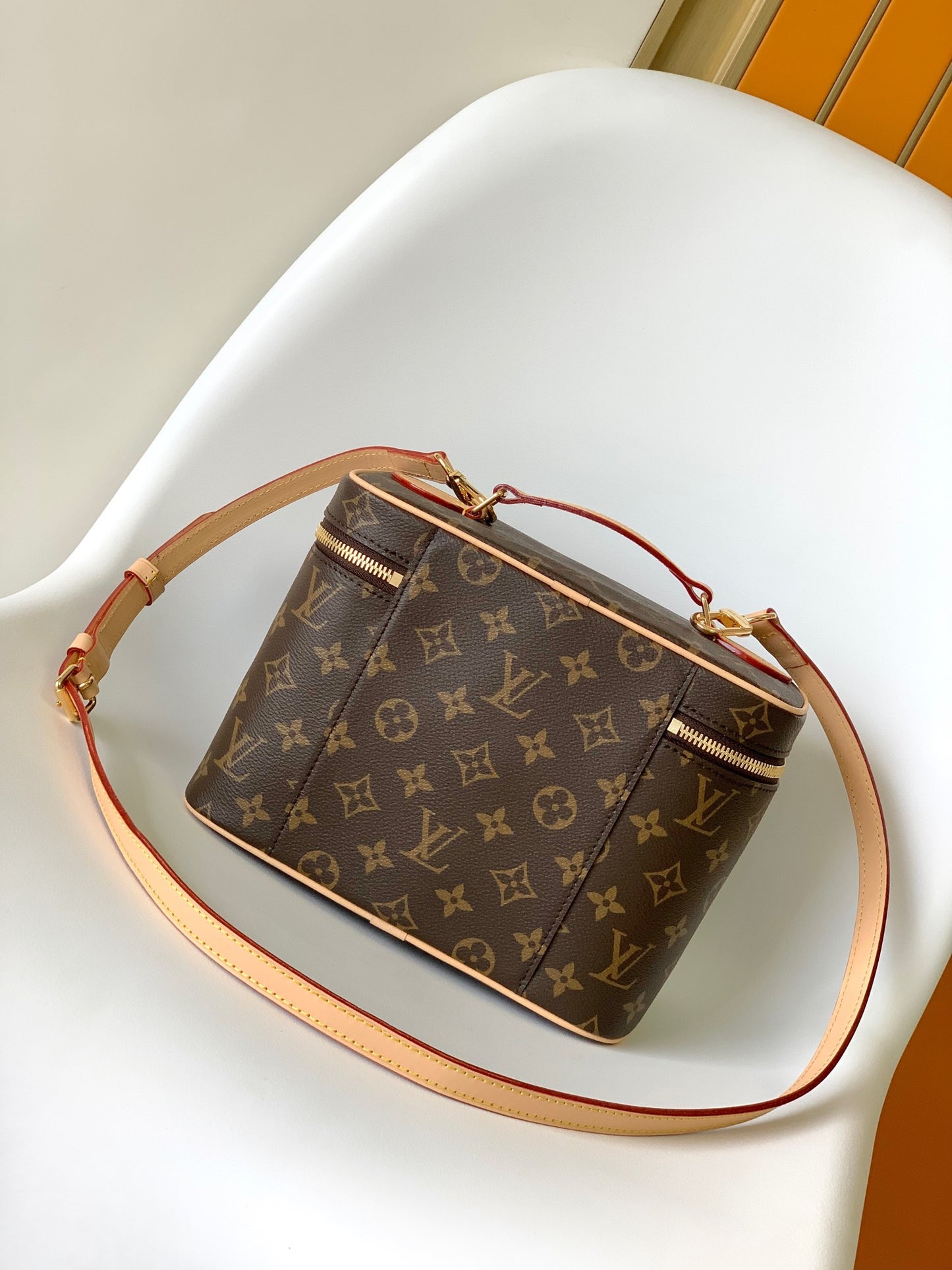 Louis Vuitton Vintage Monogram Pattern Brown Vanity Case Travel Makeup Bag