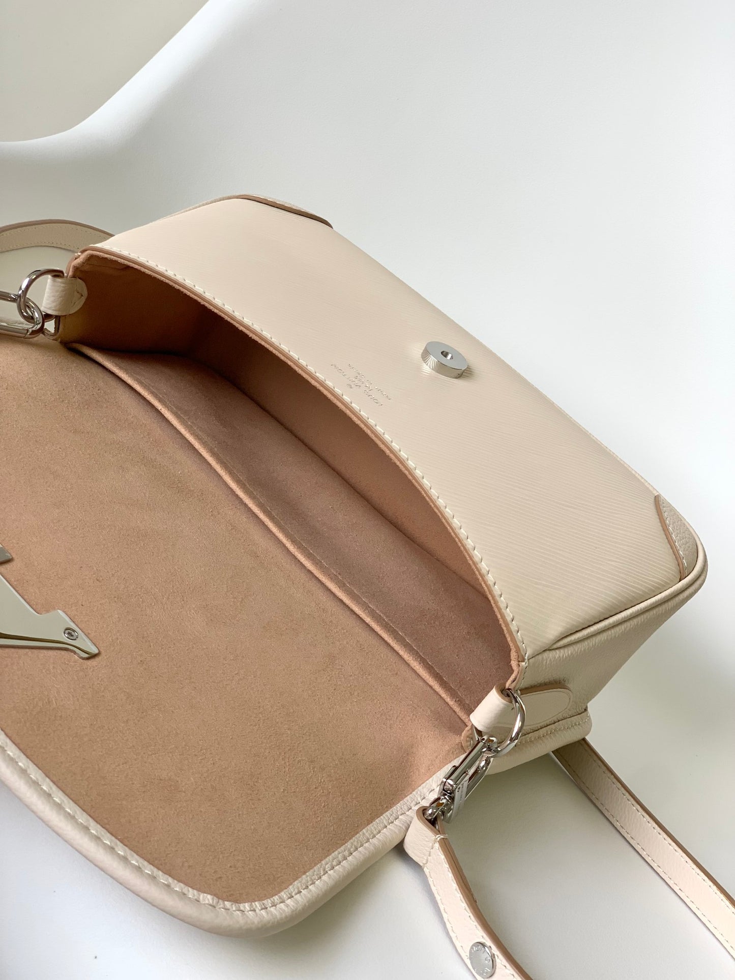Louis Vuitton Elegant Nude Pink Leather Flap Shoulder Bag for Women