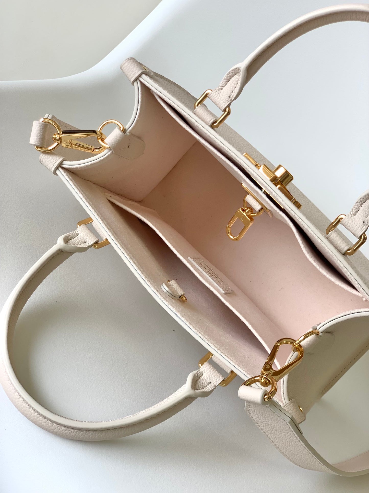 Louis Vuitton Off-White Structured Leather Tote Bag with Gold Hardware