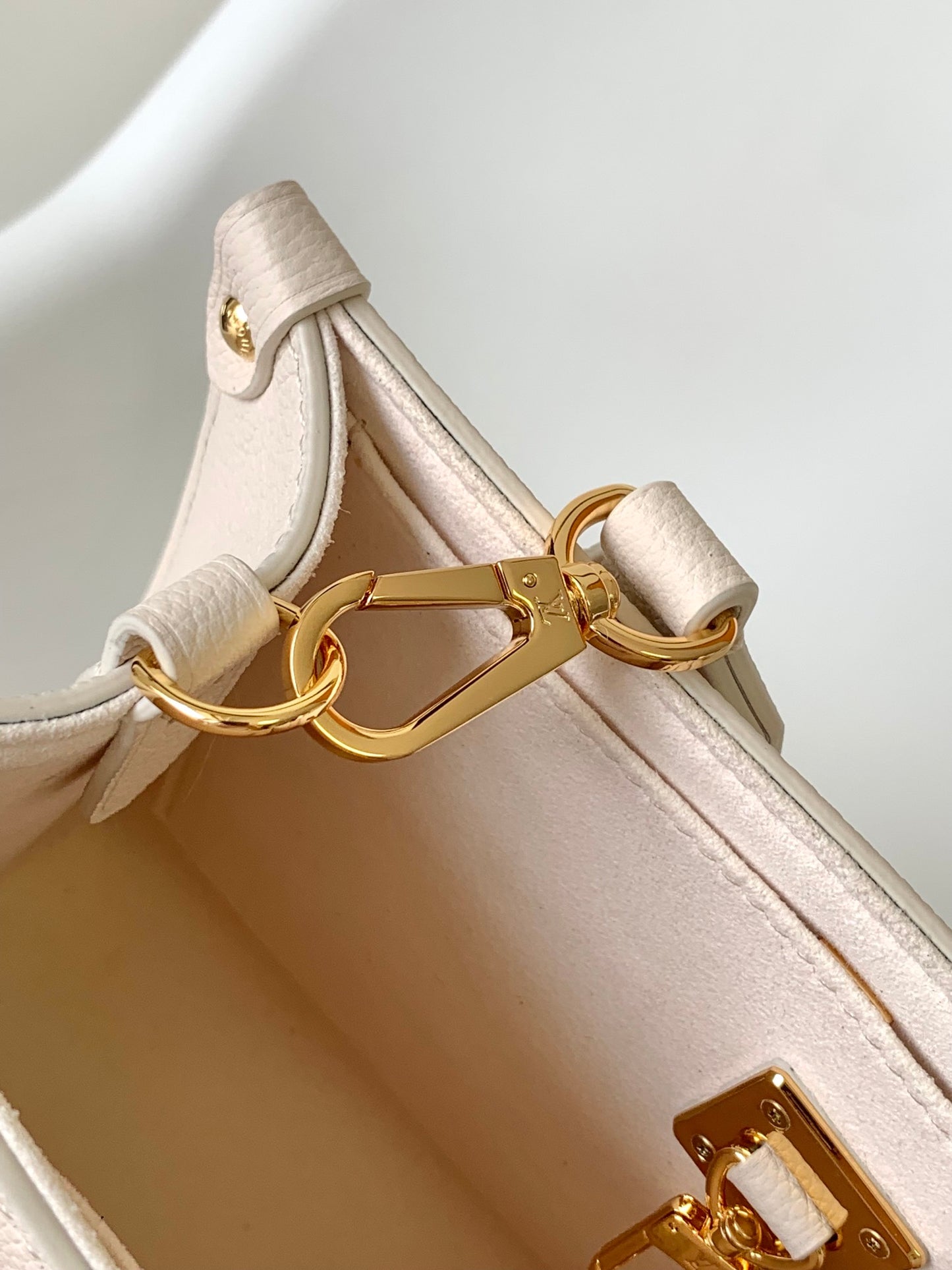 Louis Vuitton Off-White Structured Leather Tote Bag with Gold Hardware
