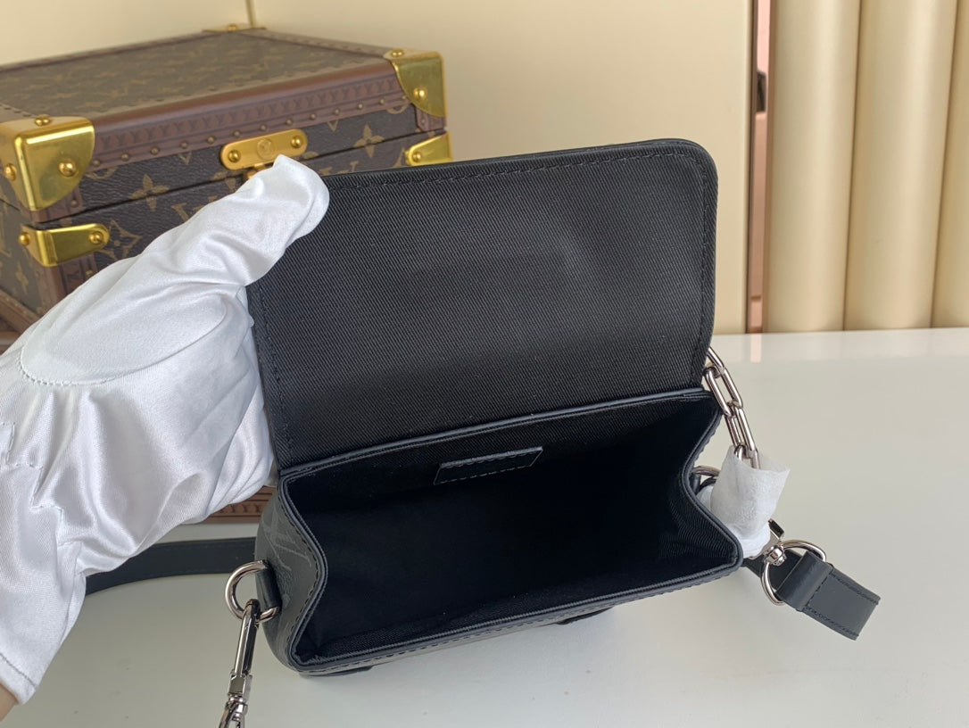 Louis Vuitton Steamer Wearable Wallet - Monogram Eclipse Canvas - Black