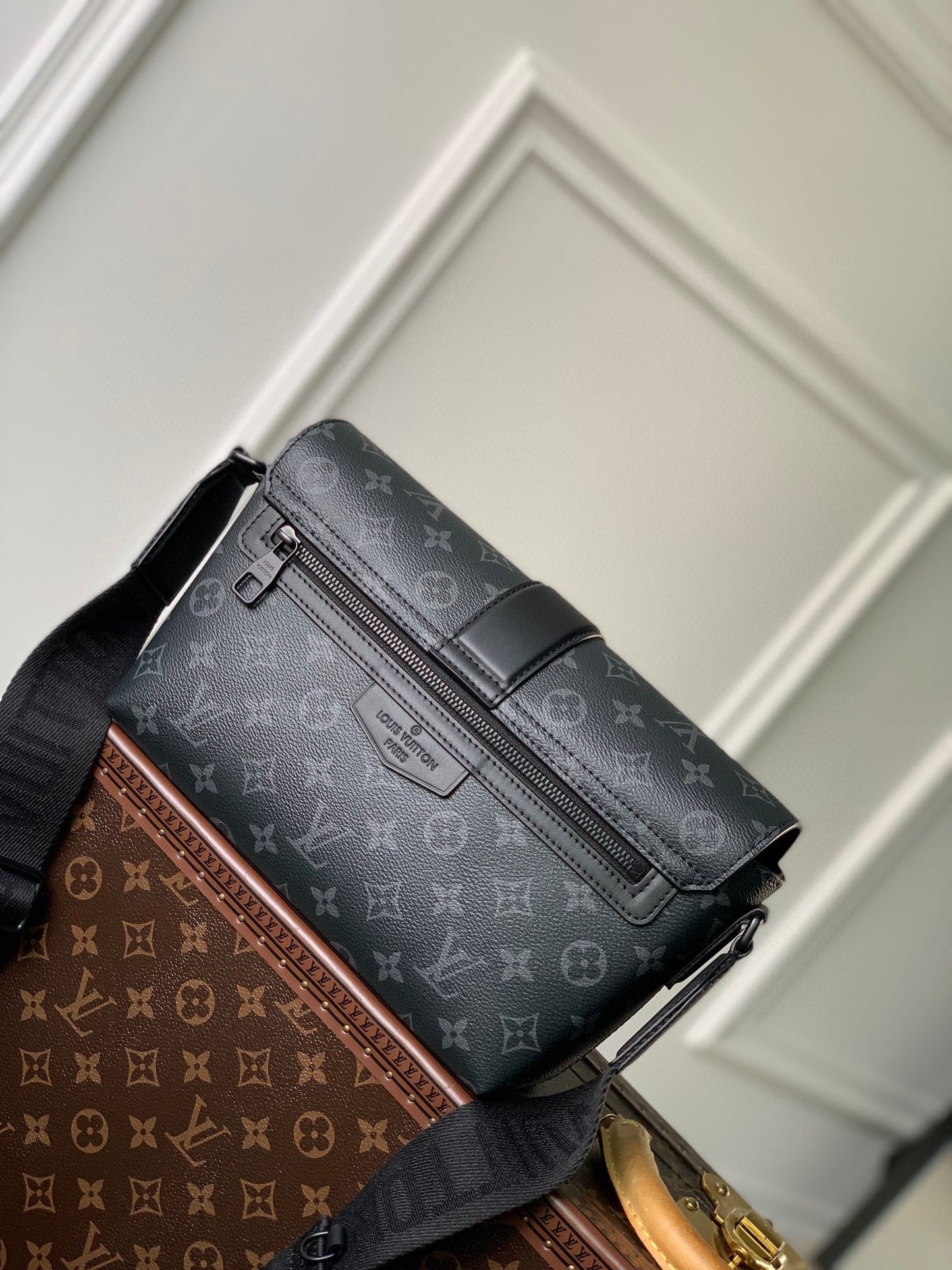 Louis Vuitton Black Monogram Pattern Canvas Crossbody Messenger Shoulder Bag