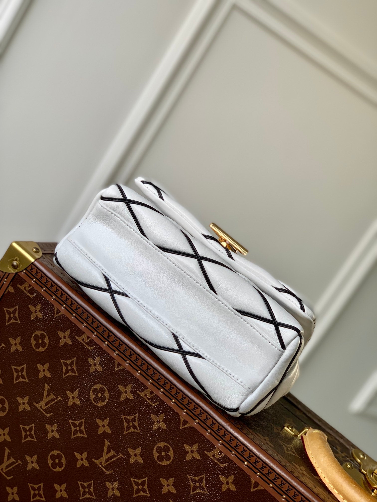 Louis Vuitton White Quilted Leather Shoulder Bag with Black Diamond Lattice Pattern